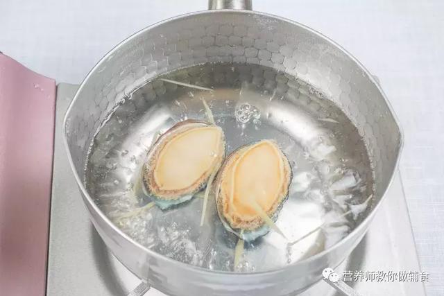 小鲍鱼的的营养价值有哪些，小鲍鱼的营养价值和大鲍鱼一样吗（鲍鱼高蛋白、低脂肪）