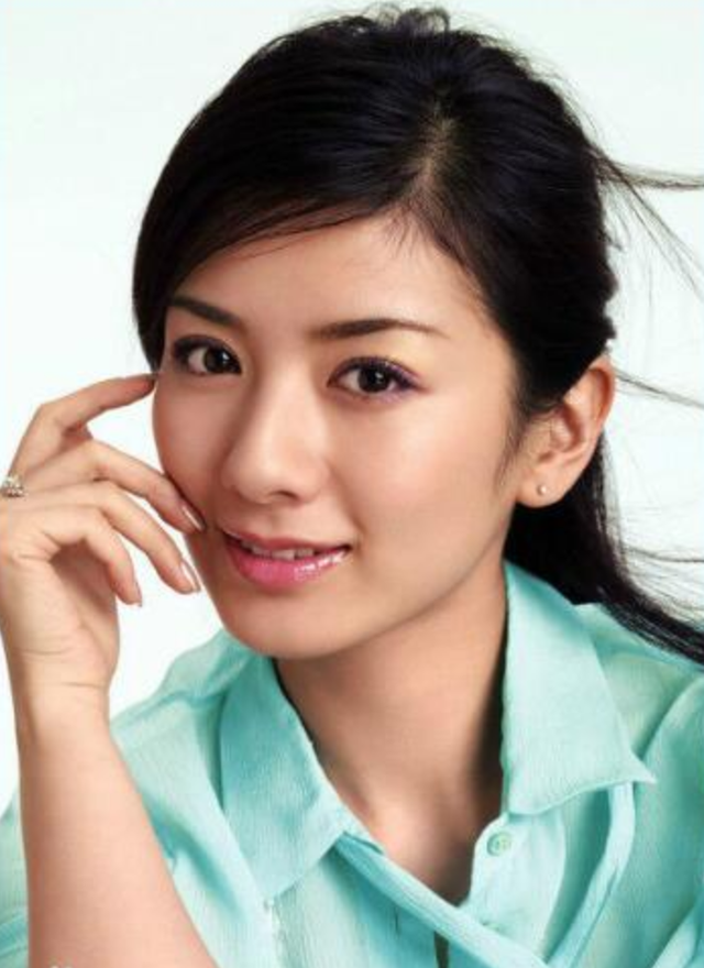 黄奕主演过的电视剧，黄奕演的电视剧（“小燕子”黄奕的幸运成名史）