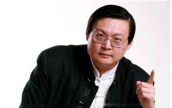 “梁宏达”因为乱说话而导致他的所有节目被停播!