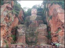 全世界最大的石佛像在哪，全世界最大的石佛像在什么地方（世界上最大的石刻弥勒佛坐像——在四川）