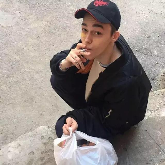 纹身男头像微信，纹身男头像（Trautvein脸上有Wake）