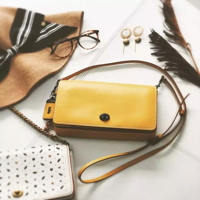 mk包包属于什么档次，MK包包属于什么档次（这五个颜值与质感均在线的包包品牌）