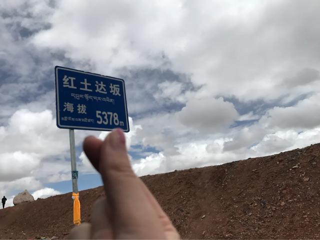 西藏厕所被狼咬死的两人，青藏线被狼吃事件（好多问新藏线住宿）