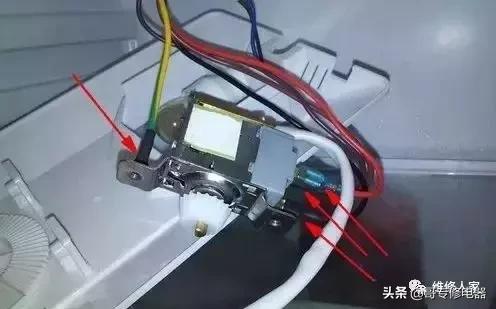 电冰箱温控器，冰箱温控器怎么更换（冰箱更换温控器过程实拍分享）
