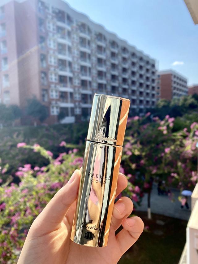 什么牌子的粉底液好，好用的粉底液排行10强（公认好用的6款大牌“粉底液”）