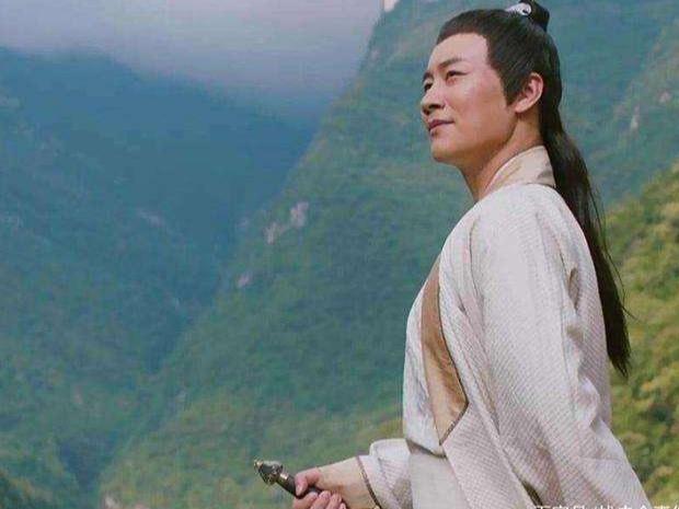 杜甫的爱国诗句有哪些-爱国诗句，杜甫关于爱国的诗有哪些（感受诗圣杜甫的沉郁顿挫之意）