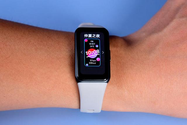 荣耀手环5和5i区别，荣耀手环5i和荣耀手环5哪个好（荣耀手环6详细评测）