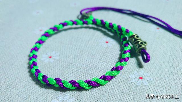 四股辫子的编法慢动作分解，四股辫编法图解（圆形四股辫图文教程编法一）