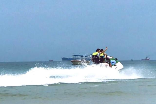 涠洲岛在哪里，涠洲岛和鼓浪屿哪个好玩（这10个地方强烈推荐你去）