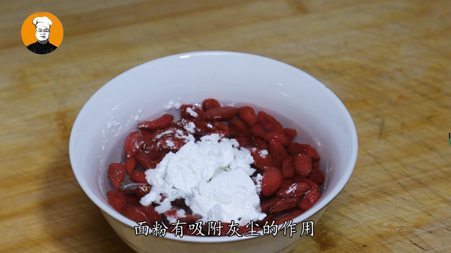 小米粥怎么熬粘稠又香，熬小米粥怎么熬的更粘稠（直接用水煮就错了）