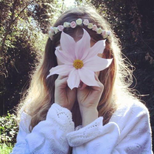 ins头像女生，ins风女生头像微信（INS风背景图）