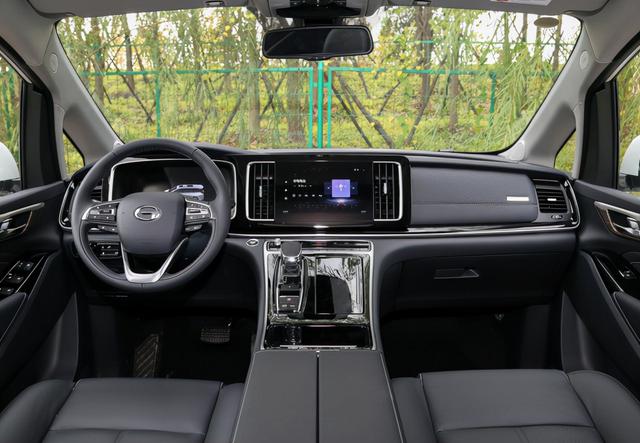 广汽传祺m8裸车价多少万，奔驰商务车七座2022新款价格（24.28万提了传祺M8）