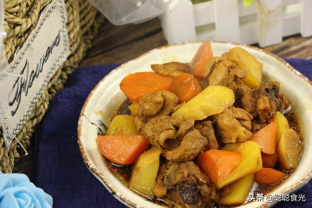 怎样做土豆炖鸡，怎样做土豆炖鸡腿（鸡块炖土豆的家常做法）