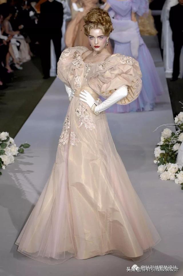 迪奥经典之作服装图，<迪奥>2007秋冬高定系列
