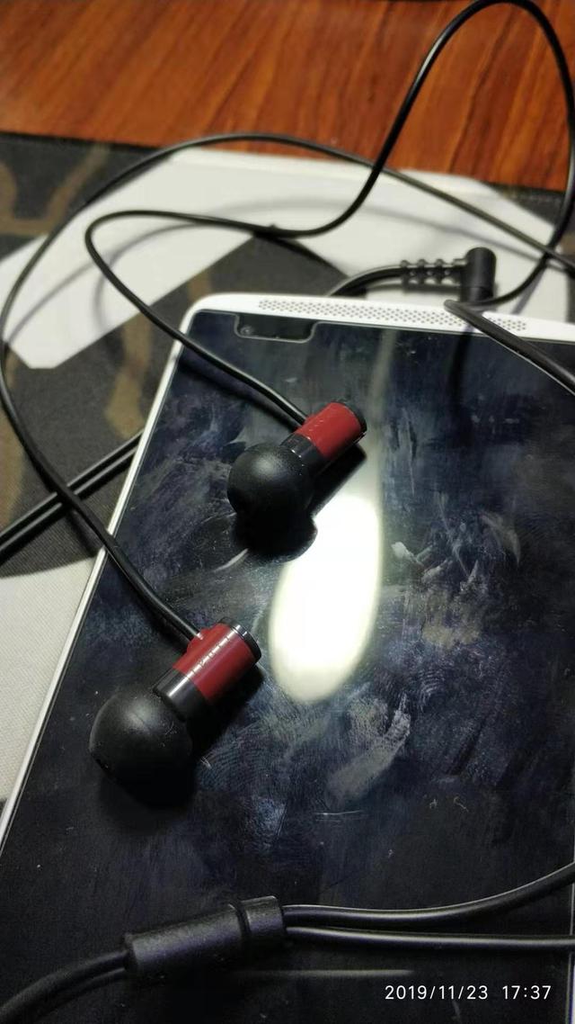 耳机煲机要多久，新耳机煲机多长时间（小伙立刻煲机48小时）