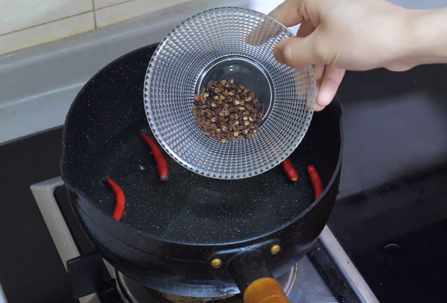 泡菜水的制作方法，泡菜水的简单制作方法（泡菜最简单好吃的做法）