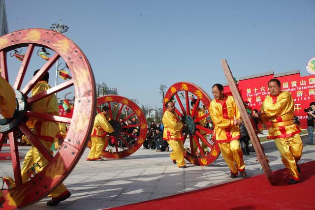 回顾一下黄山之旅，它经历怎样一番探索之旅