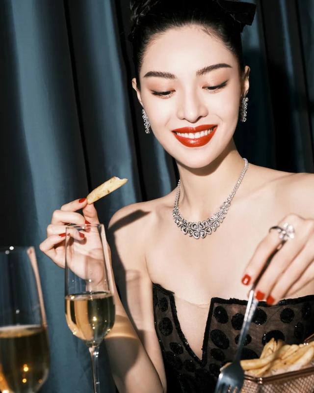 奶油滤镜/可爱/甜美/表情包/欧美/妆容，微信头像，奶油滤镜/可爱/甜美/表情包/欧美/妆容（时髦显白，拿图去做）