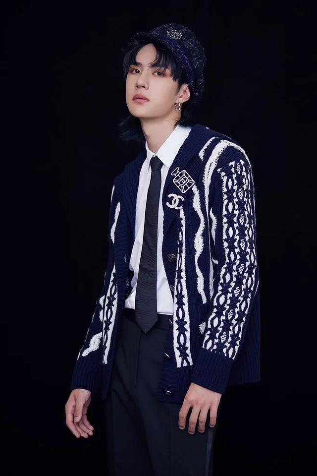 tnt时代少年团女装q版图片,tnt时代少年团女装高清照片(王一博和周震