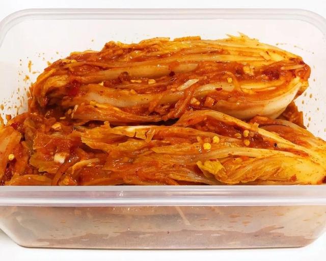 泡菜生花用什么方法可以去掉，泡菜怎么泡不生花（泡酸菜如何不生白花）