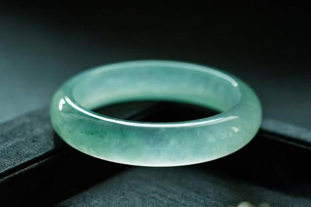 怎样鉴别玉的好坏，玉怎么鉴别玉的好坏（行业老手是这样辨别玉石的品质和好坏的）