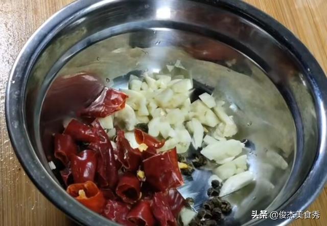 风味茄子的做法，风味茄子的做法图片（正宗鲁菜家常菜风味茄子的正确做法）