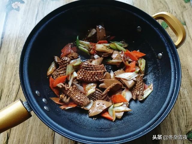 猪腰子怎么切腰花，怎么切猪腰花和做腰花汤（味道不输餐馆大厨）