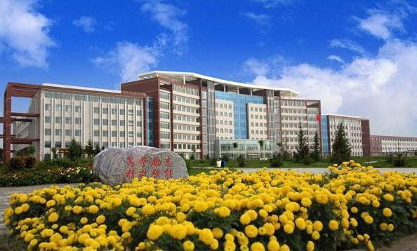 内蒙古机电职业技术学院官网，2021级内蒙古机电职业技术学院新生开学时间和入学指南及入学军训考试（数控技术人才为何齐聚在此）