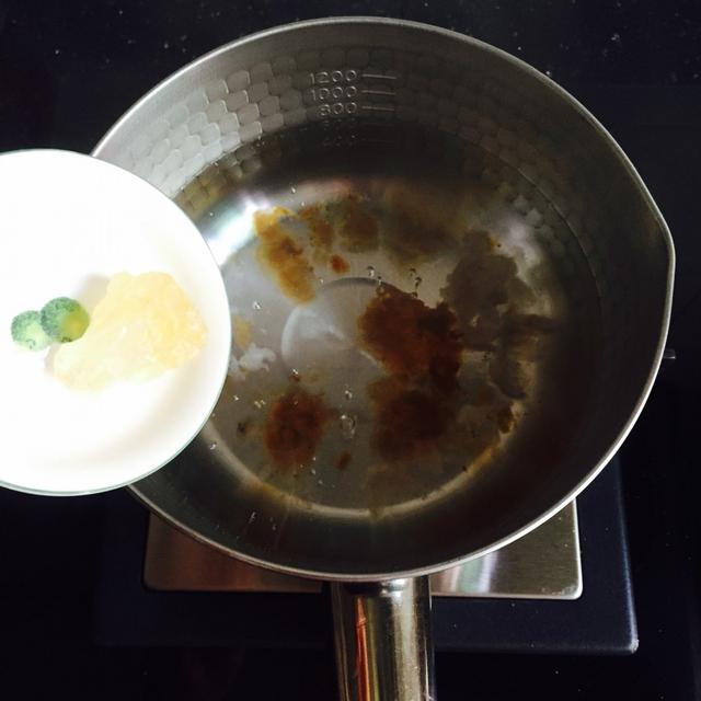 如何做木瓜炖牛奶，请问木瓜炖牛奶怎么做（跟牛奶一起炖着喝，美容养颜）