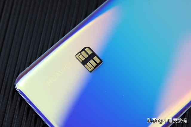 华为手机内存卡，如何安装华为手机的内存卡（华为联手雷克沙推出nCARD存储卡）