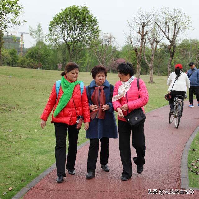 最简单能令人放松心情的图片 偶尔防空一下自己，让人心情放松的图片（醉倒在那片春色里）
