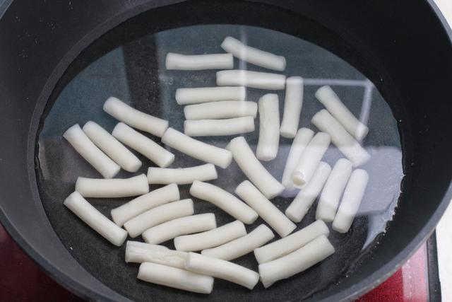 年糕煮多久能熟，韩国年糕要多久才能煮熟（十分钟就上桌的酱汁年糕）