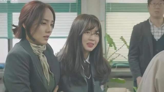 韩剧顶楼露娜和雪雅是同一个人吗，韩剧顶楼雪雅和露娜是一个人演的吗（《顶楼》中露娜母女的角色为什么引起评论区一致倒伐）