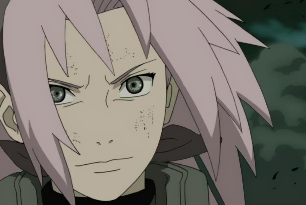 小樱作为纲手的徒弟很显然已经青出于蓝了,在第四次忍界大战中无论是