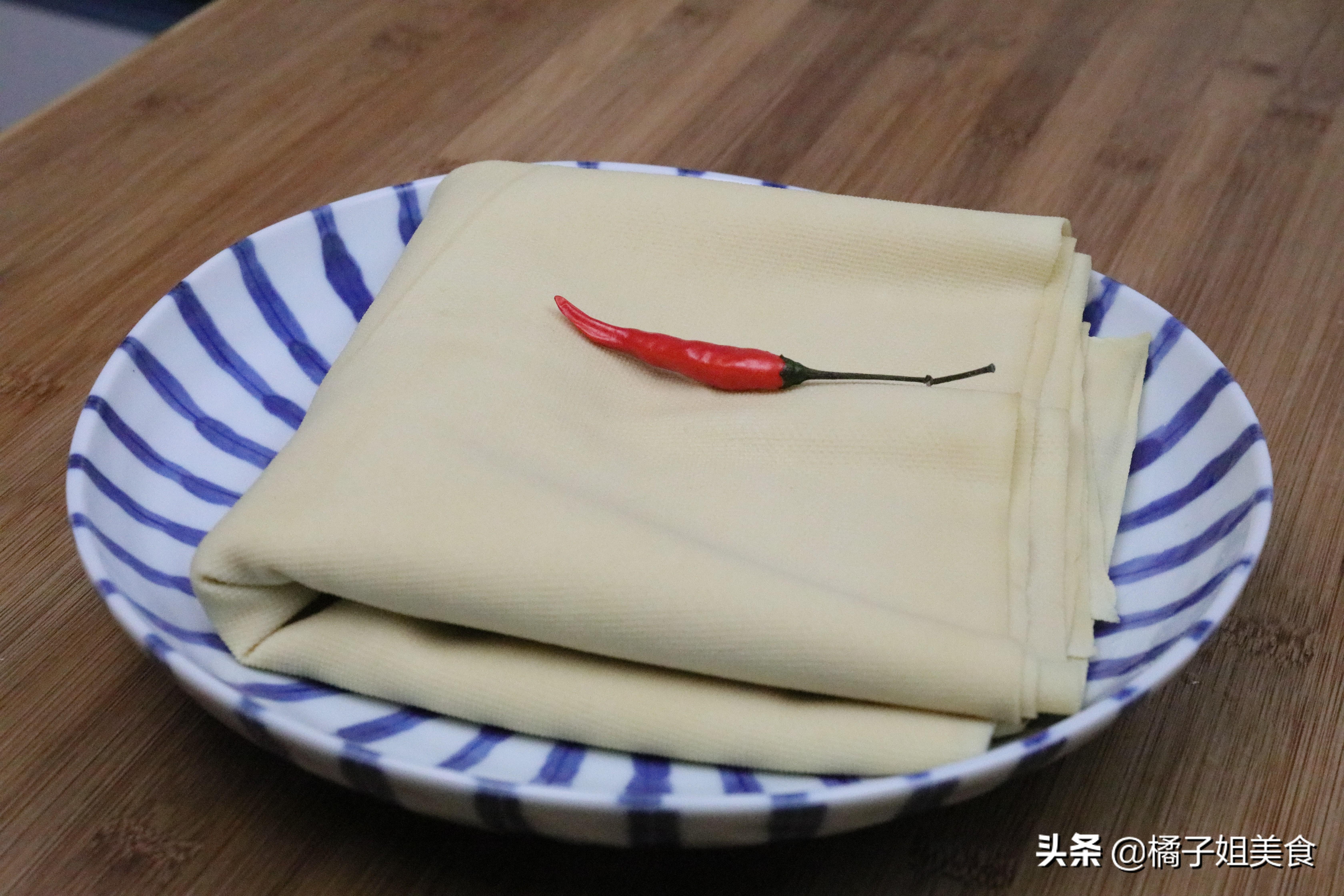【凉拌豆腐皮】做法步骤图 滑嫩可口 简单易做 我家一周吃8次-起舞食谱网