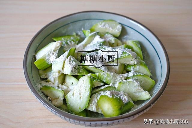 丝瓜炒豆腐怎么做好吃，超好吃的丝瓜炒豆腐做法（却比吃大鱼大肉更下饭）