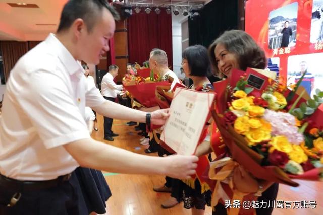 绵阳中学英才学校，绵阳英才学校（绵阳英才实验学校在哪里）