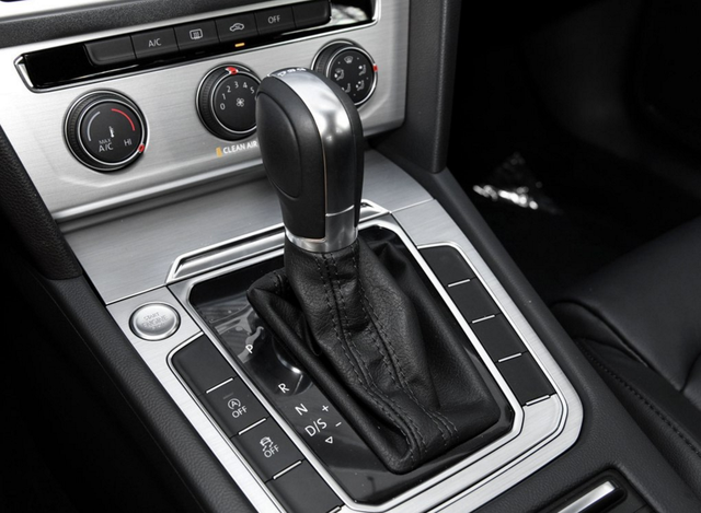 自动挡倒车是哪个字母，自动挡上的P、R、N、D、S、L、M都表示什么意思