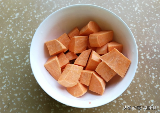 小米粥煮多久能熟，煮小米粥熬多久才熟（直接加水熬不好吃）