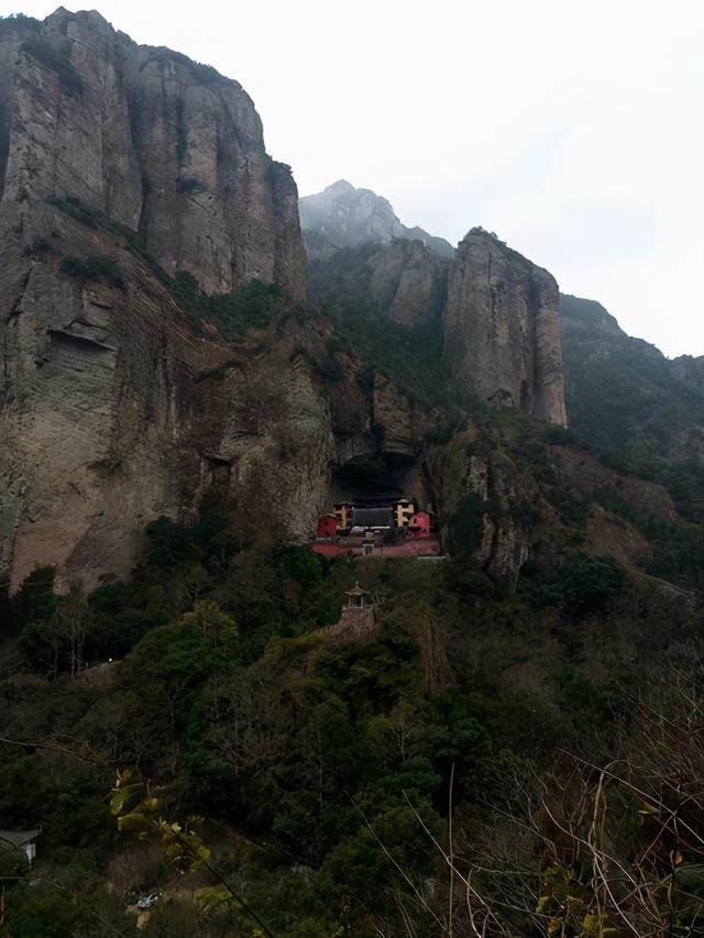 三山五岳指的是哪三山和哪五岳，三山五岳指的是哪三山和哪五岳分别在哪里（三山五岳<简要介绍>）