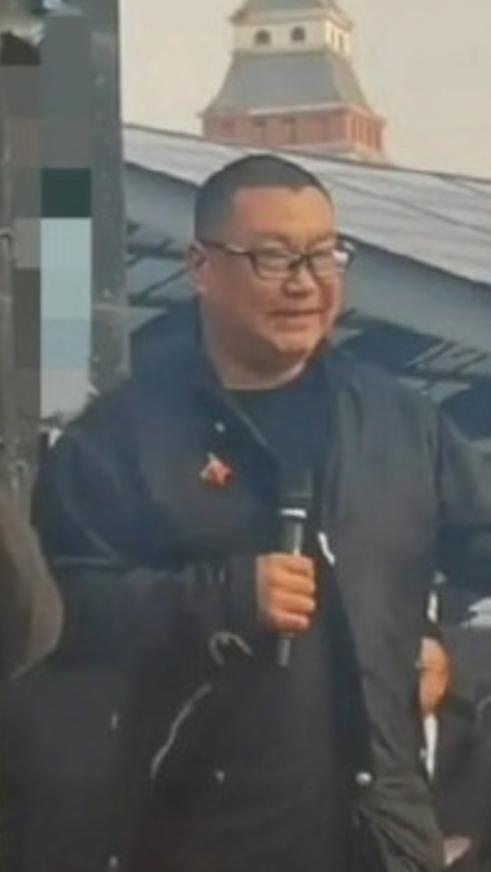 出狱的尹相杰怎么样了，51岁尹相杰复出登台献唱