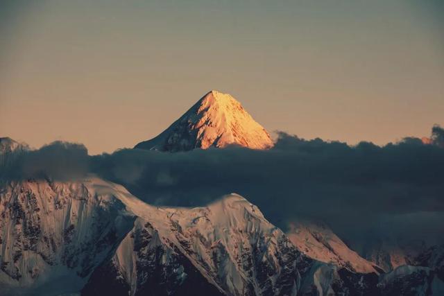 丁真老家在哪里，丁真家住哪里（丁真的老家甘孜，早该爆红了）