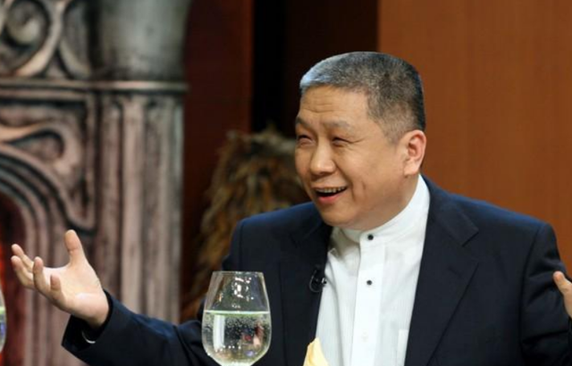 许家印的儿子，许家印生了几个孩子？（2018年许家印携妻陪父回老家）