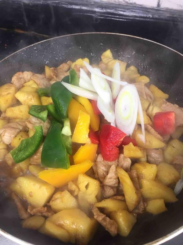 菠萝炒肉怎么做，菠萝炒虾仁的做法（炒肉好吃的“法宝”）