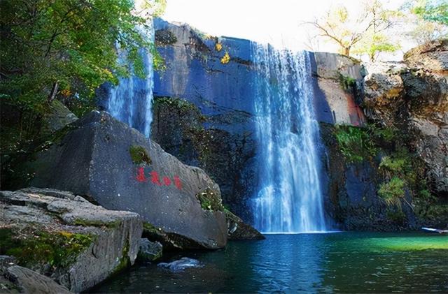 青山沟什么时候去最好，青山沟旅游攻略（门票128游客却络绎不绝）