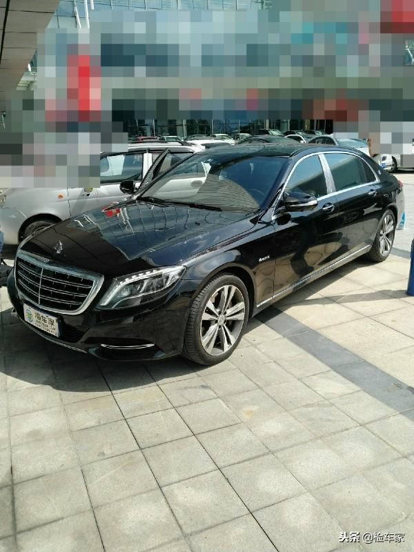 奔驰s与迈巴赫s有什么区别，奔驰迈巴赫和s的区别（两年贬值60万的迈巴赫S400）