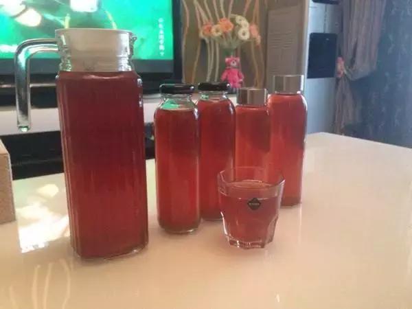 乌梅要放冰箱吗 新鲜乌梅如何保存，乌梅要放冰箱吗（乌梅：生津止渴的夏日好伴侣）