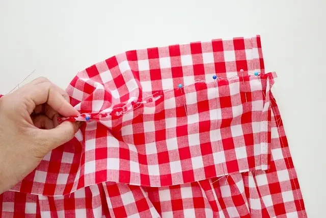 围裙款式图片大全，唐朝男子衣服款式图（把一条简单的围裙设计成时髦的款式）