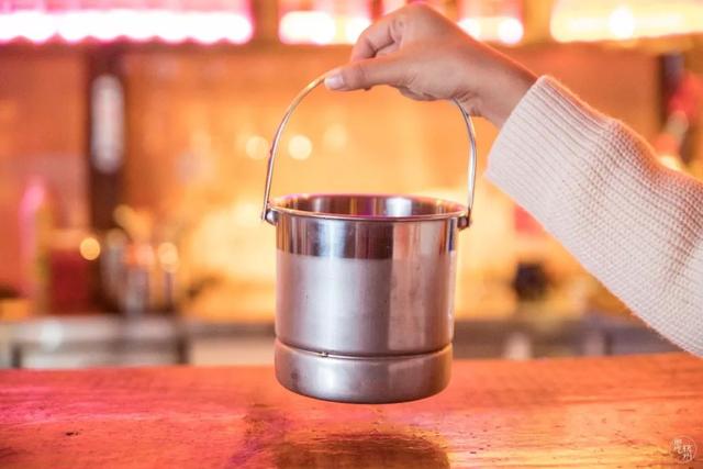 helens红牛桶是什么，helens啤酒桶（最近爆火的“午夜小酒馆”）