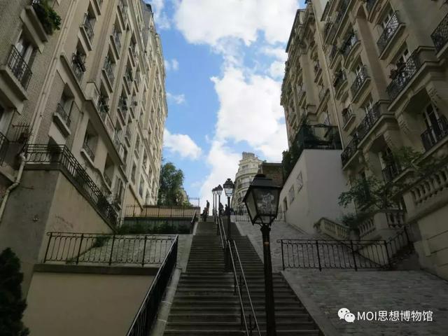 夜巴黎的歌词是什么，夜巴黎歌词（巴黎掠影<二>——夜巴黎）